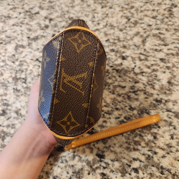 Louis Vuitton Ellipse Clutch - Picture 4 of 7